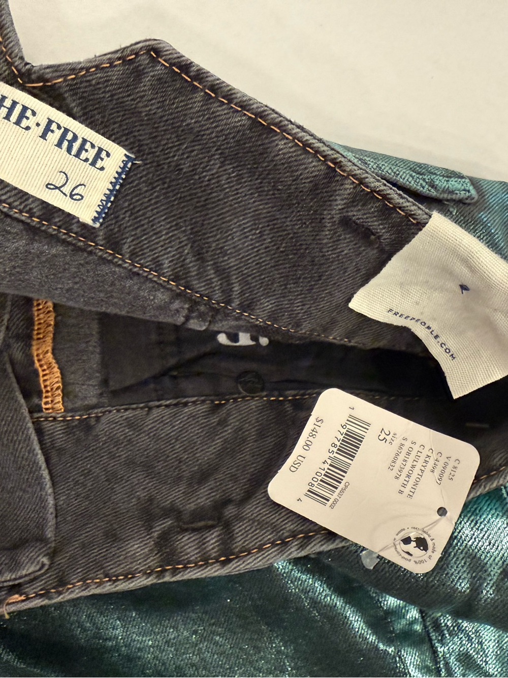 Free People Extreme Measures Metallic Barrel Shorts NEW with Tags Size 26” - Picture 11 of 16